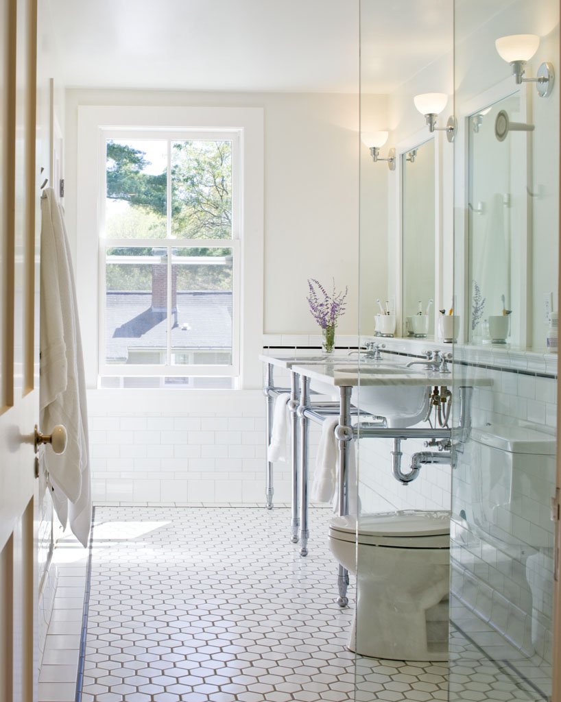 Bathroom of the Overall House in Concord, Massachusetts Estes/Twombly Architects
