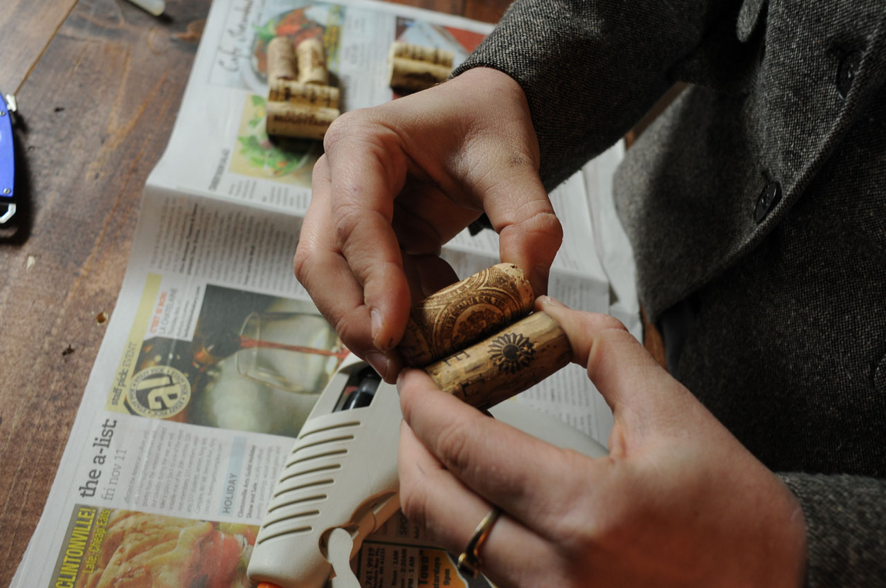 Assembly of DIY wine cork coasters