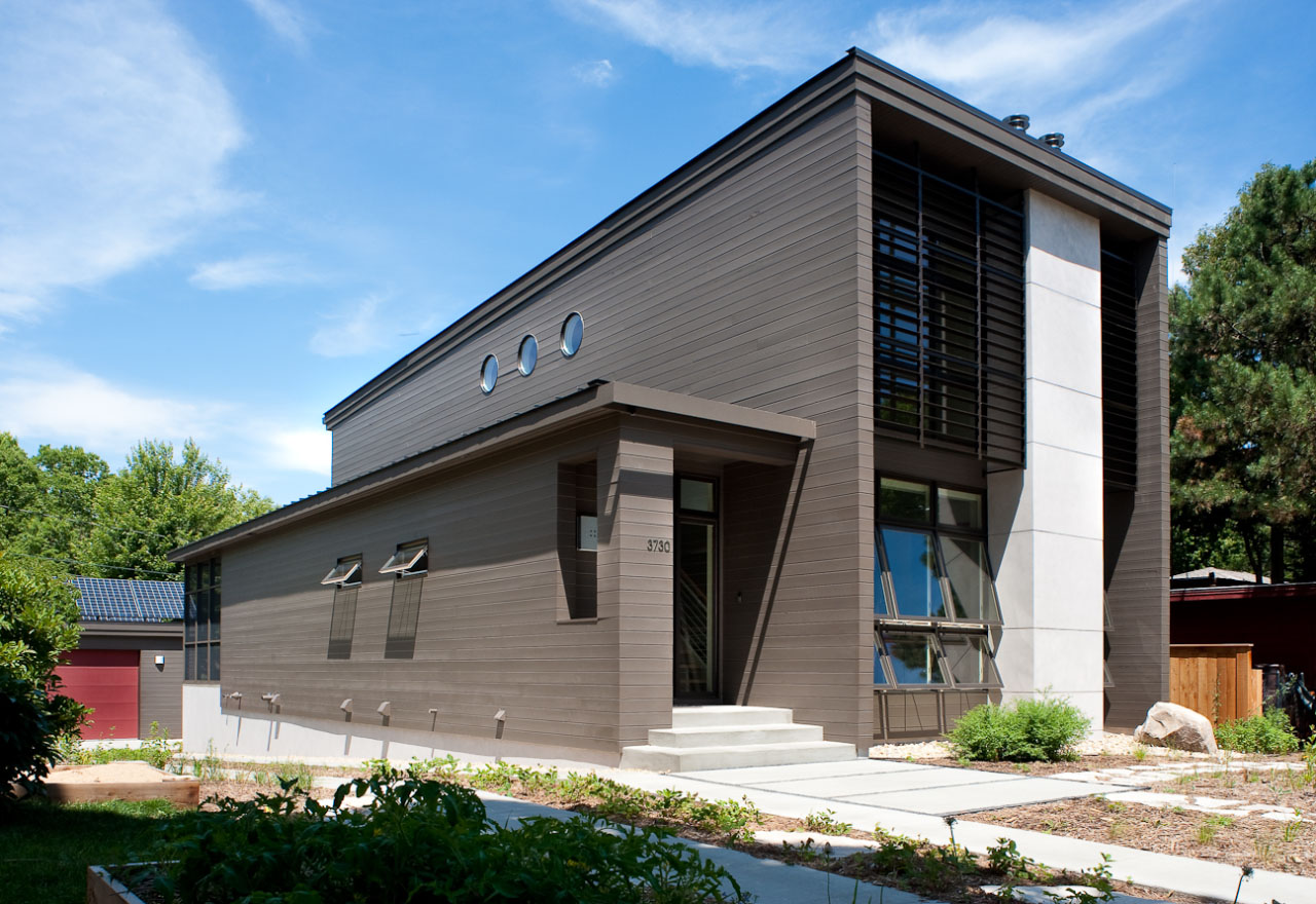 Ross Street House exterior  in Madison, Wisconsin by Richard Wittschiebe Hand Architects