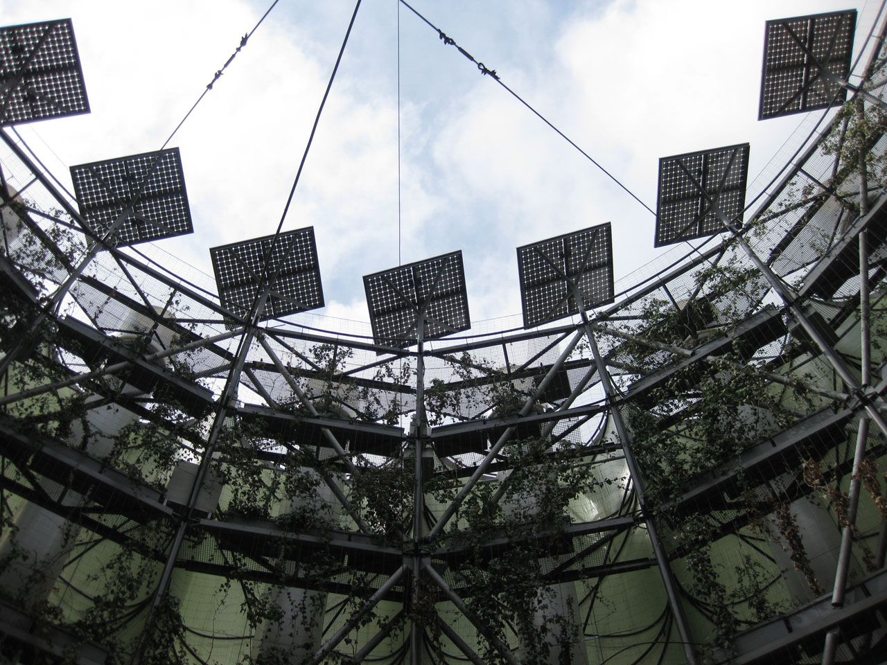 Madrid's Eco-boulevard Air Trees by Ecosistema Urbano