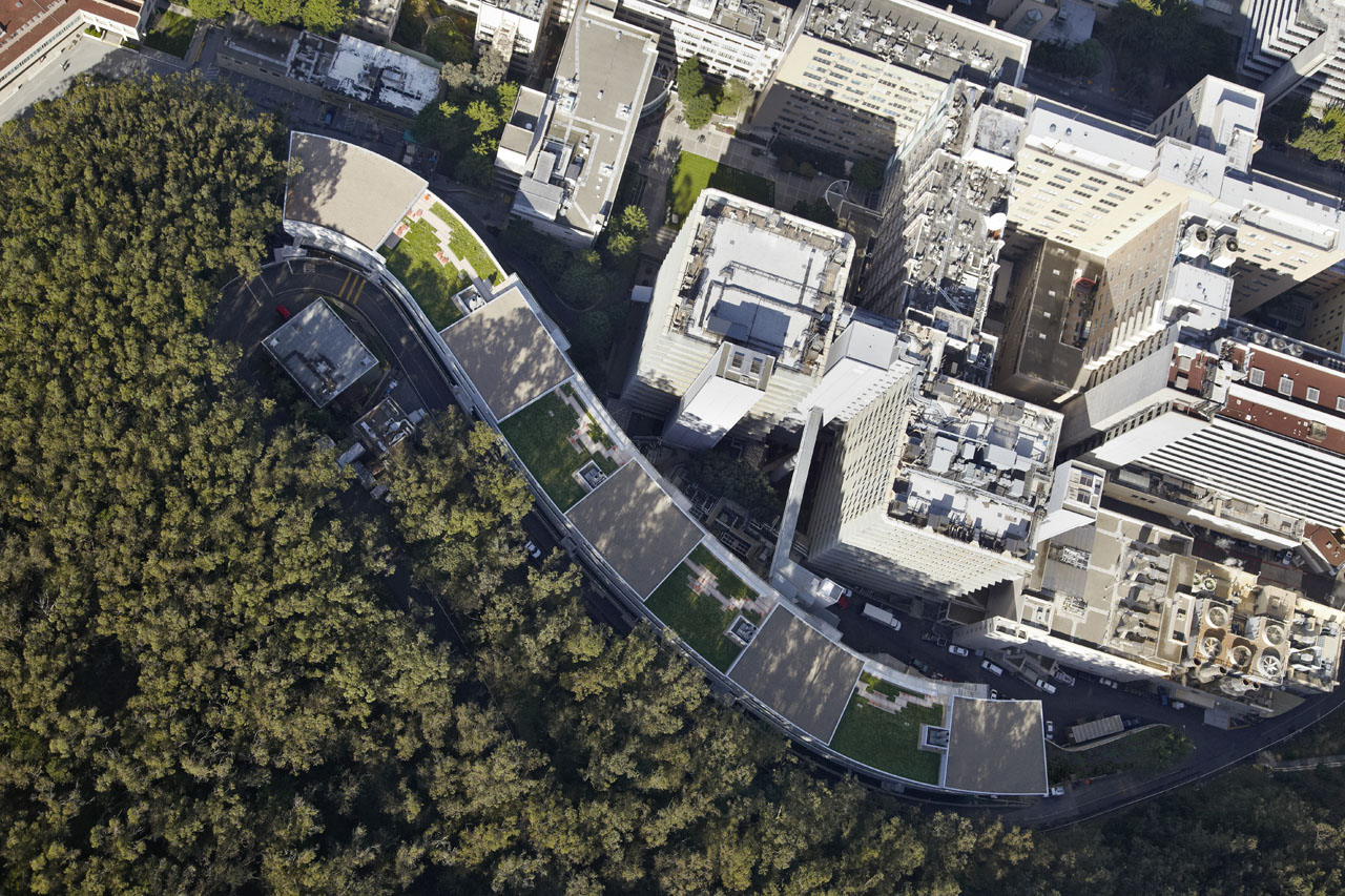 Aerial view of the Dolby Regeneration Medicine Building at the University of California, San Francisco by Rafael Viñoly Architects.