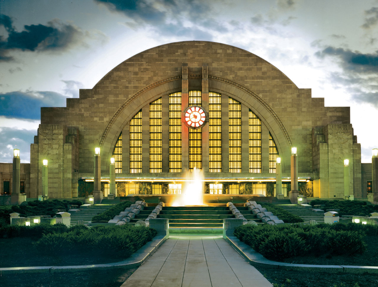 Cincinnati Union Terminal art deco exterior