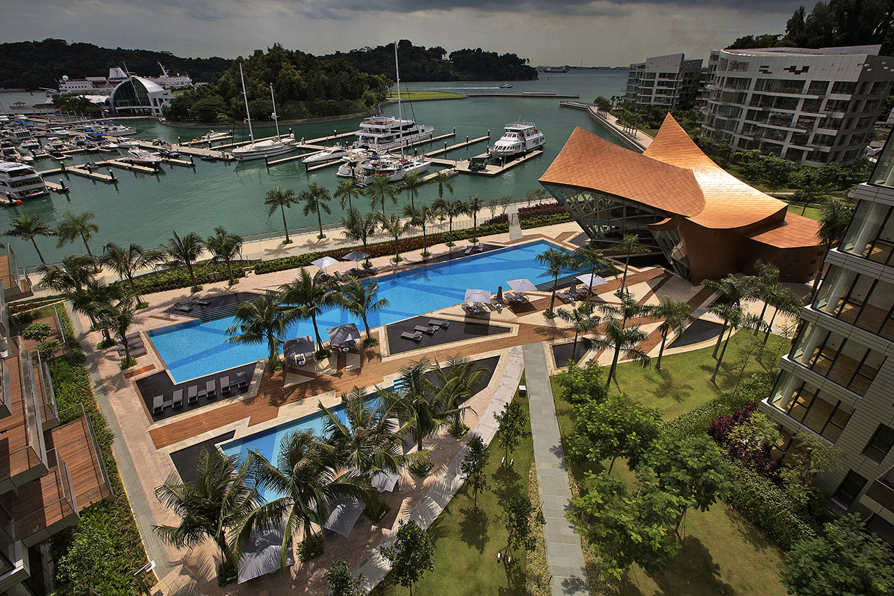 Daniel Libeskind Reflections at Keppel Bay swimming pool