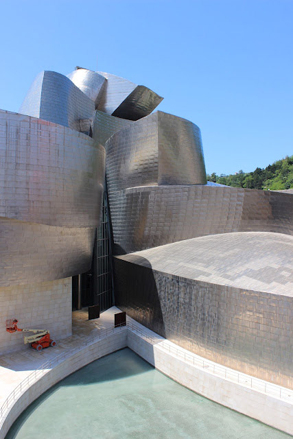 Facade of Frank O. Gehry's Guggenheim Museum Bilbao