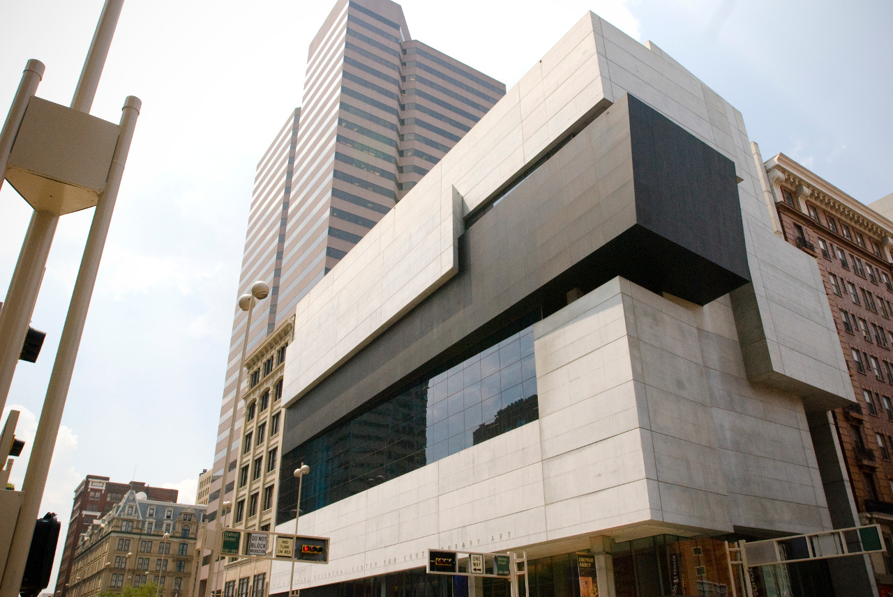 Cincinnati Contemporary Arts Center exterior By Zaha Hadid