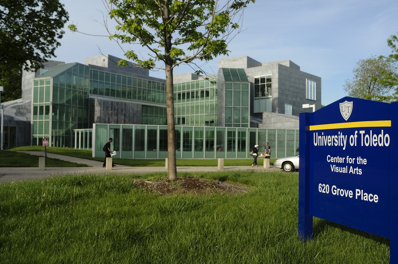 Frank Gehry’s Center for the Visual Arts houses the University of Toledo Department of Art and is connected to the Toledo Museum of Art