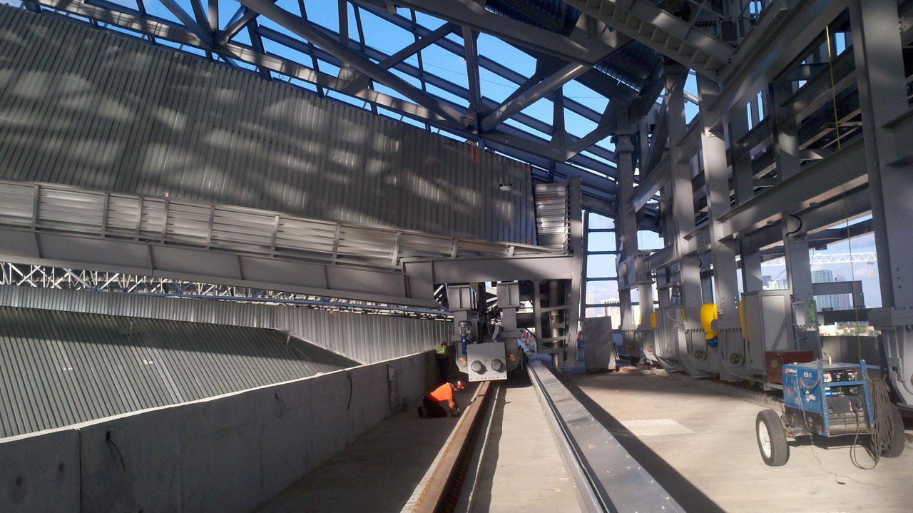 Florida Marlins Stadium roof construction by Populous