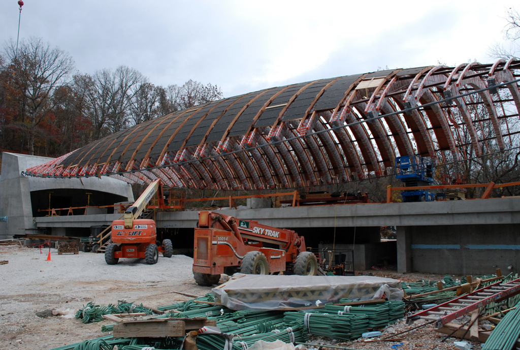 Roof construction of the Moshe Safdie Crystal Bridges Museum of American Art