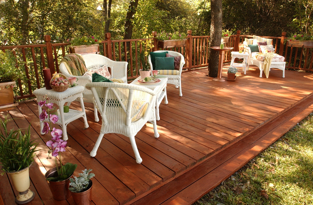 wood deck after cleaning and protection