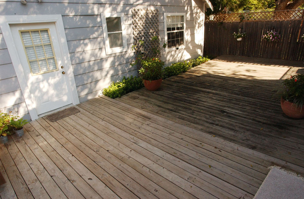 wood deck after cleaning