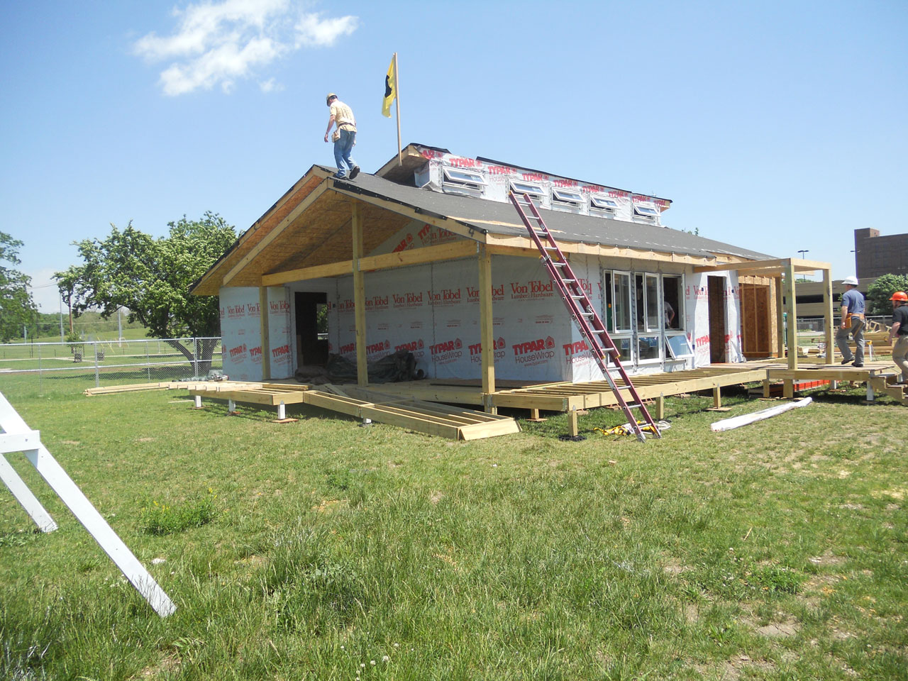 2011 Solar Decathlon Purdue University's INHome construction