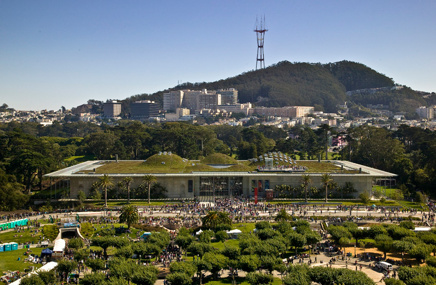 Aerial view of the green roof of the California Academy of Sciences by Renzo Piano