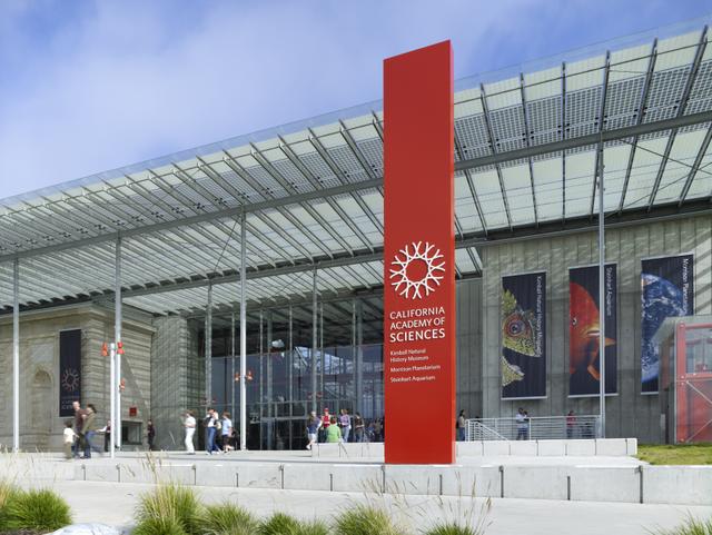 The exterior entrance of Renzo Piano’s California Academy of Sciences in San Francisco