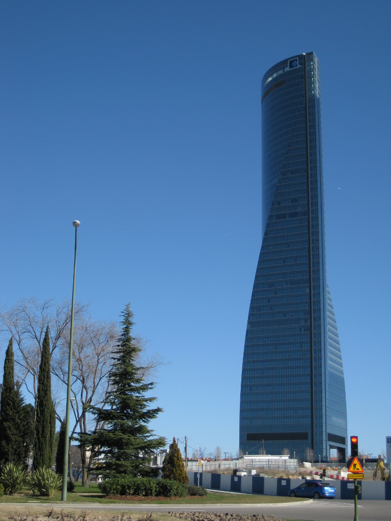 Madrid’s  Space Tower (Torre Espacio) designed by Pei Cobb Freed and Partners