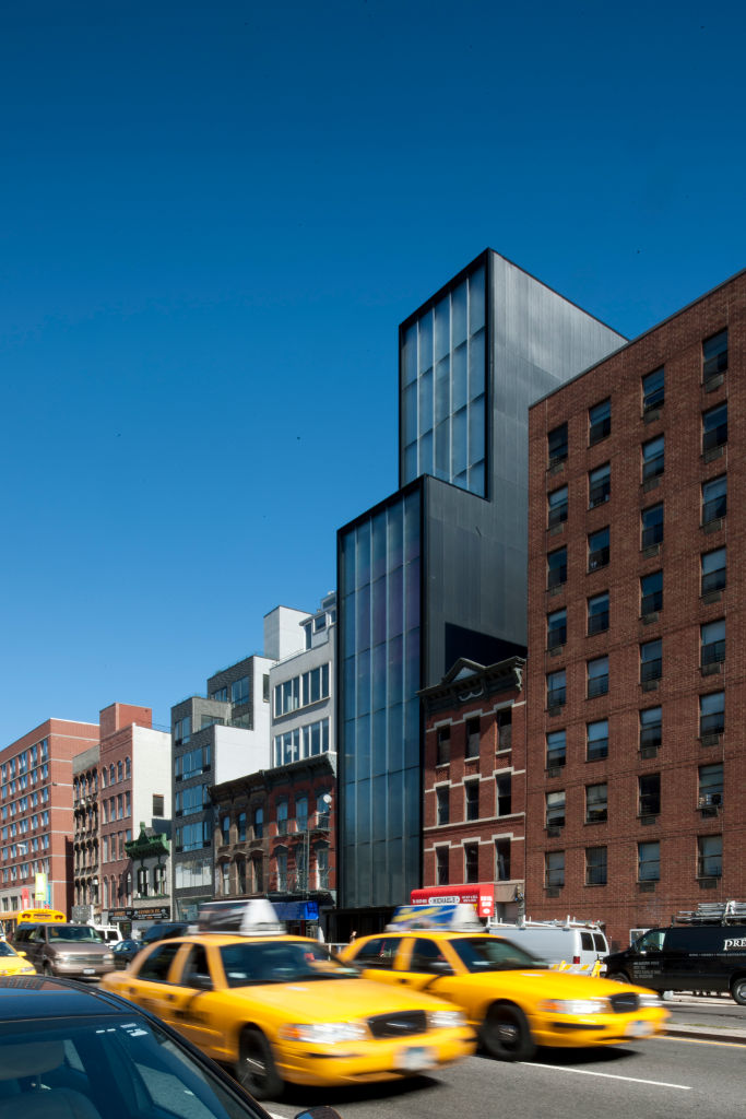 A street view of New York City's Sperone Westwater Gallery by Foster + Partners