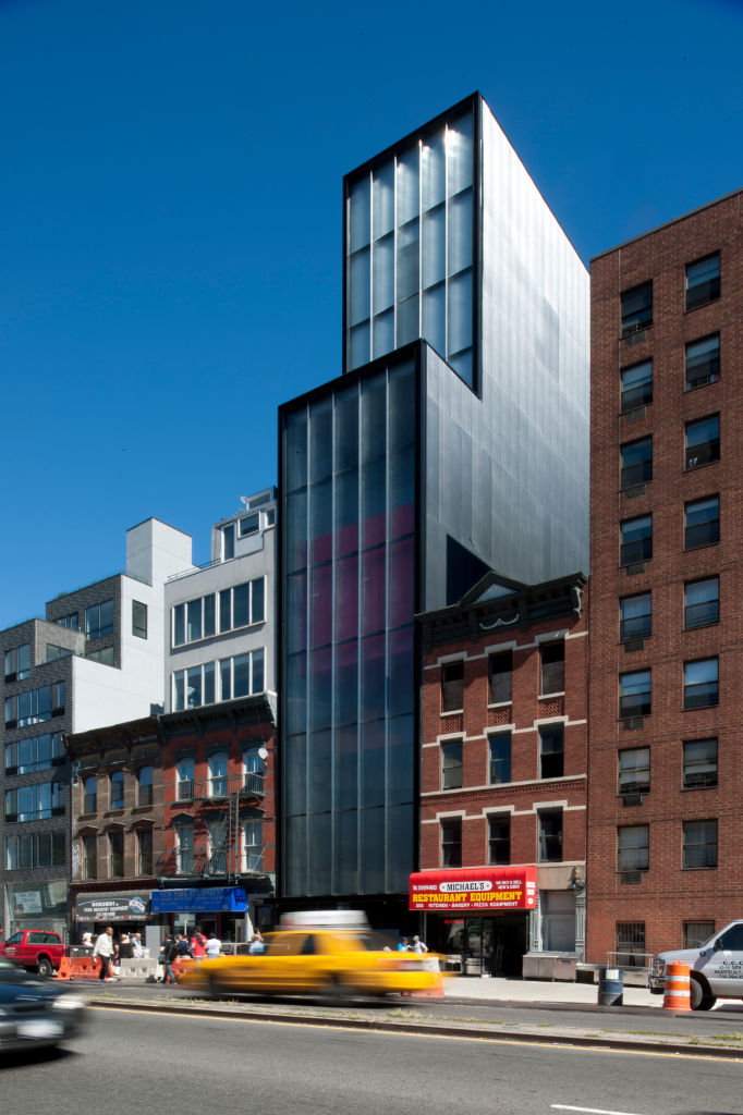 A street view of New York City's Sperone Westwater Gallery by Foster + Partners