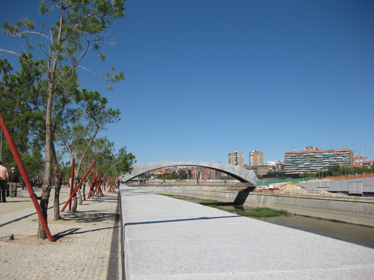 Madrid's Puentes Cascaras by West 8