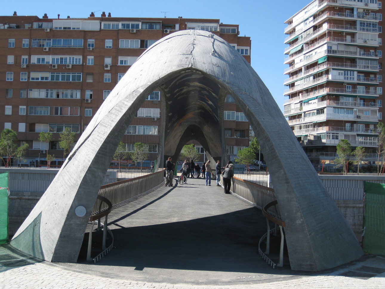 Madrid's Puentes Cascaras by West 8