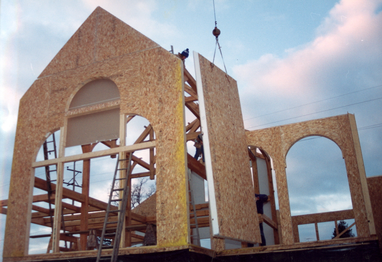 house construction with structural insulated panels (SIPs)