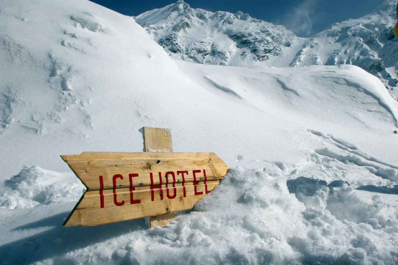 Hotel of Ice in Transylvanian Alps
