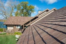 Tuscano color blend of Bellaforté Shake roofing tiles.