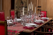 Striking 12: How to Arrange Your Home for a New Year&#039;s Party in 12 Steps